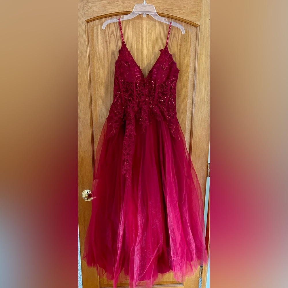 Elegant Prom dress  Princess v-neck full-length lace tulle gown Burgundy